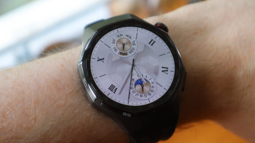 A close look at one of the classic watch faces on the Huawei Watch GT 6 Pro