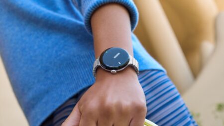pixel-watch-4-lifestyle-full-size